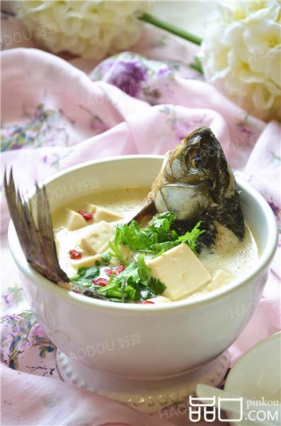 奶香鲫鱼豆腐汤