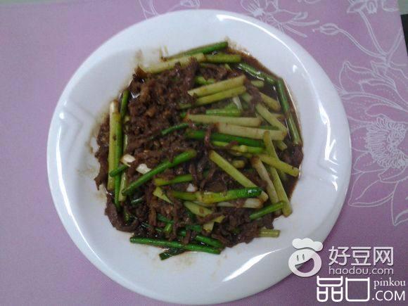 蒜苗炒牛肉丝