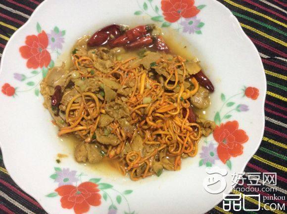 虫草花炒肉