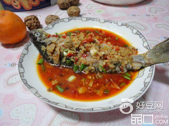 软烧酸菜鲫鱼