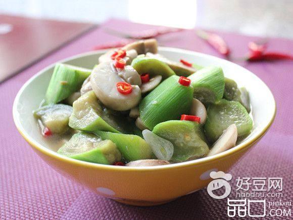 丝瓜炒口蘑