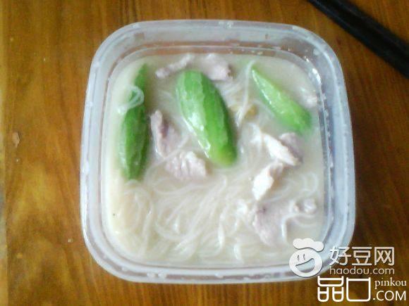 丝瓜瘦肉汤米汤