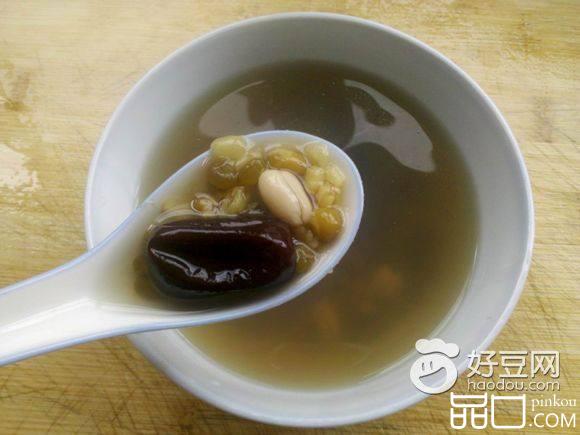 红枣花生绿豆汤