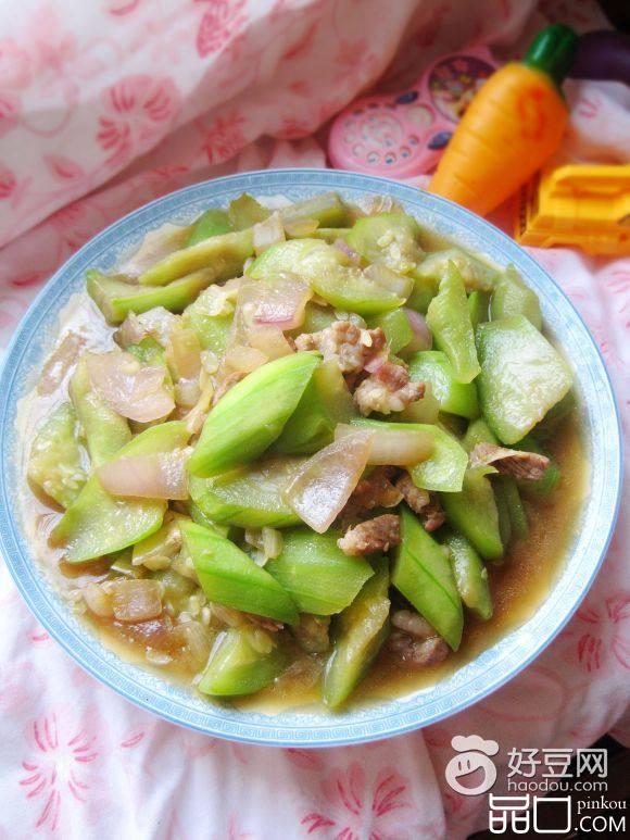 丝瓜炒洋葱碎