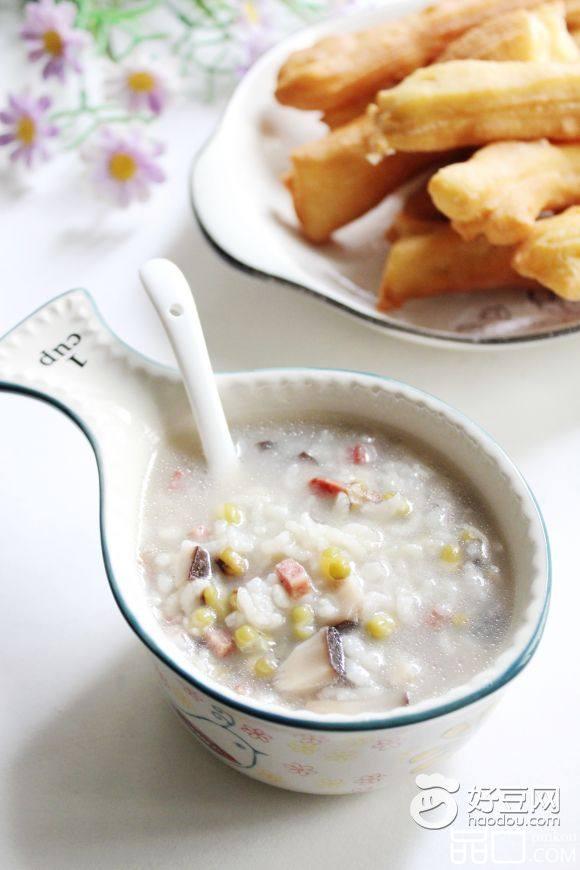 香菇米肠绿豆粥