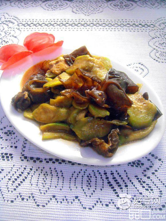 瘦肉木耳炒丝瓜