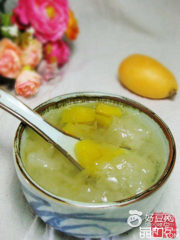 银耳枇杷冰糖水