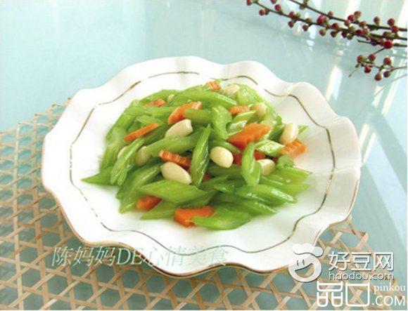 凉拌芹菜花生