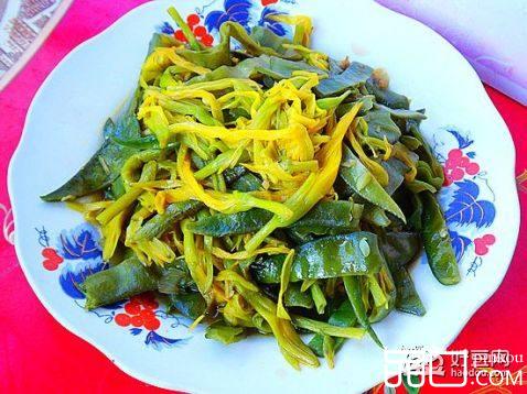 黄花菜烧扁豆条