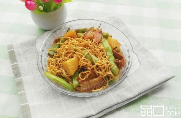 猪肉豆角土豆焖面