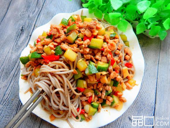 酱黄瓜荞麦面