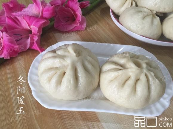 猪肉芹菜香菇发面包子
