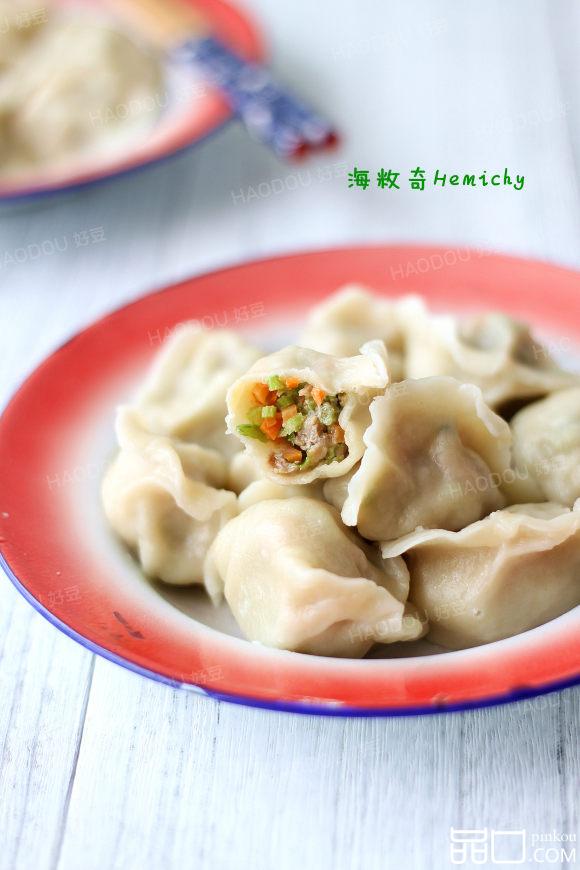芹菜胡萝卜鲜肉饺子