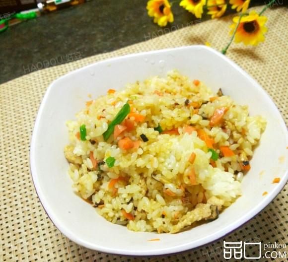 香菇胡萝卜肉末炒饭