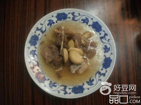 大蒜焖羊肉