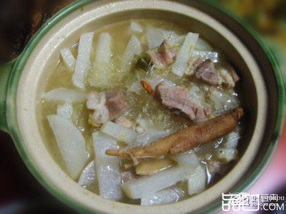 砂锅羊肉炖白萝卜
