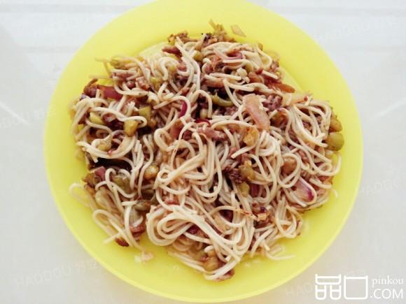 茄丁牛肉炒面条