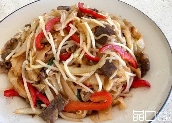 牛肉炒河粉