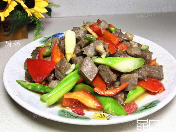 芦笋彩椒炒牛肉