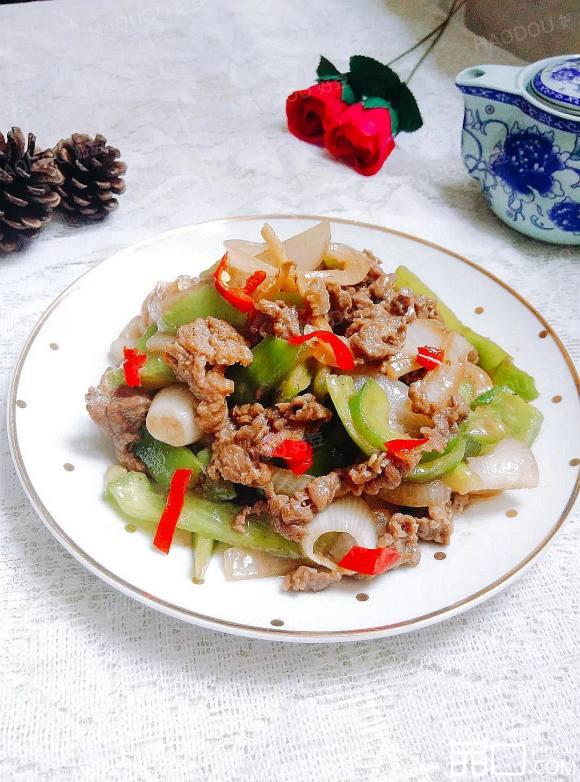时蔬炒牛肉