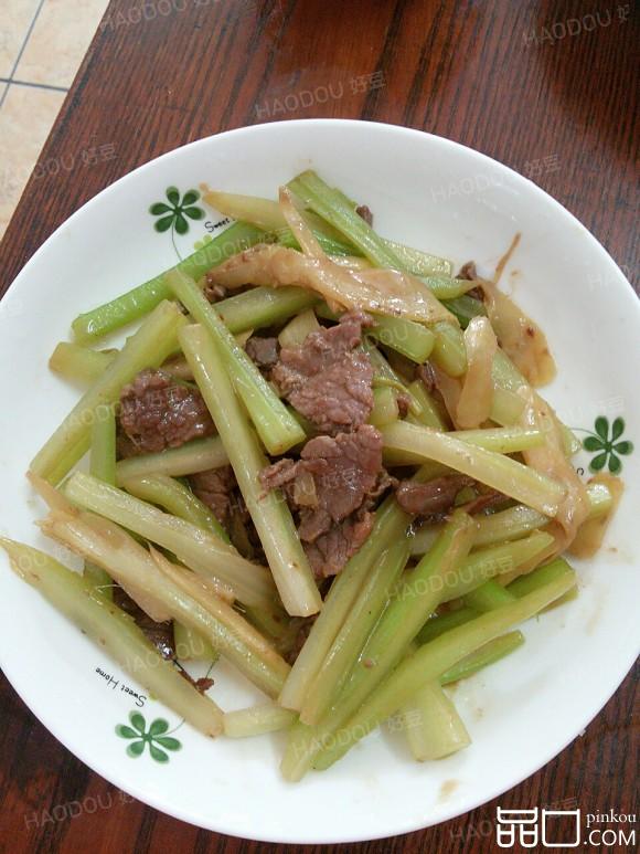 芹菜子姜炒牛肉