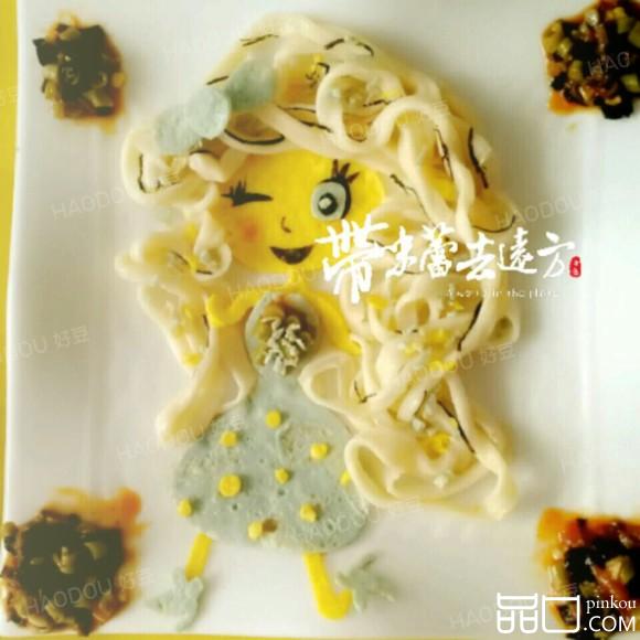 小女孩抻面