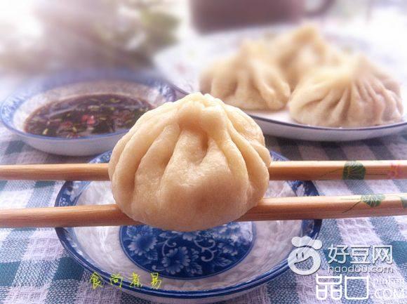 牛肉榨菜番茄汤包
