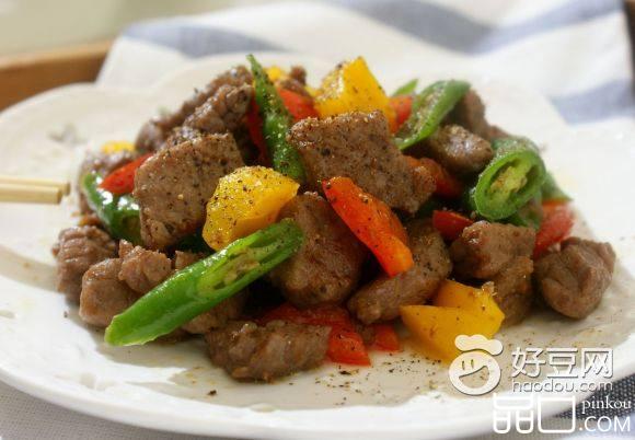 彩椒炒牛肉粒