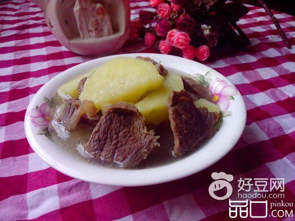 土豆煲牛肉