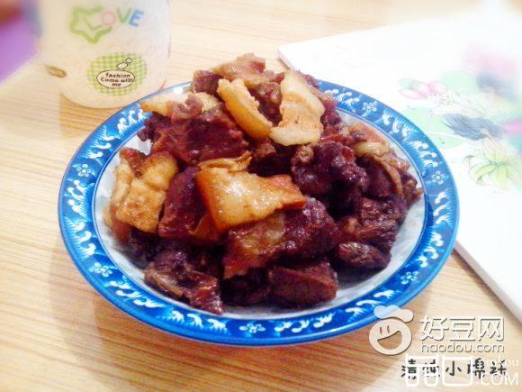 五花肉焖牛肉