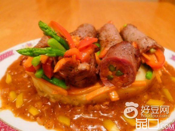 薯蓉杂菜牛肉卷