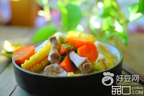 玉米排骨胡萝卜汤