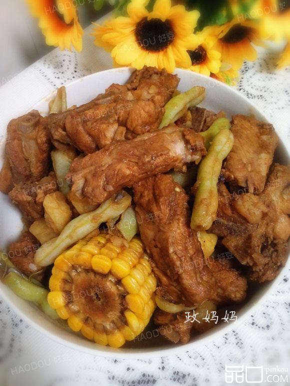 玉米炖排骨