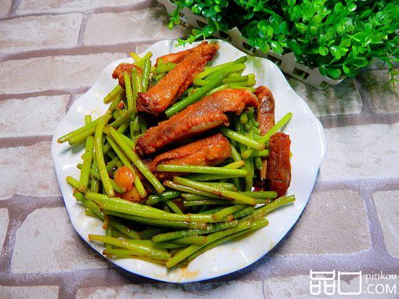 蒜苔烧排骨