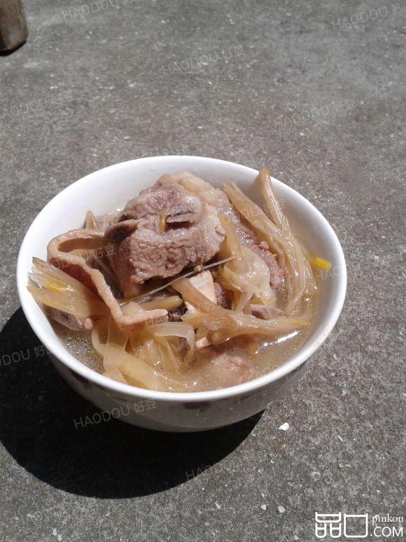 黄花菜萝卜炖排骨