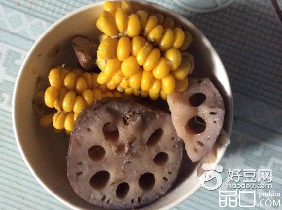 排骨莲藕玉米汤