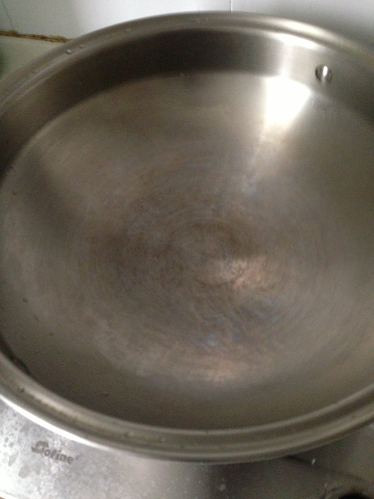 肉酱木耳炒芹菜步骤4