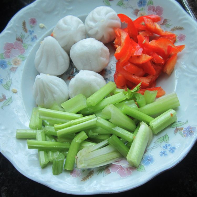 芹菜糯米包步骤1