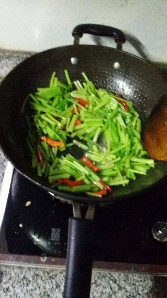 芹香肉丝步骤5