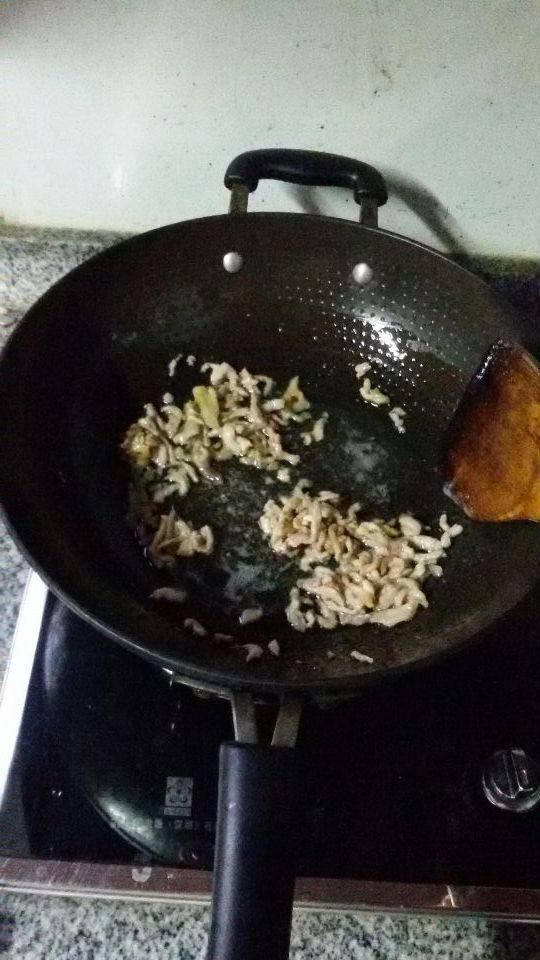 芹香肉丝步骤3
