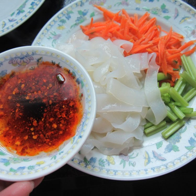 西芹胡萝卜丝拌粉皮步骤4