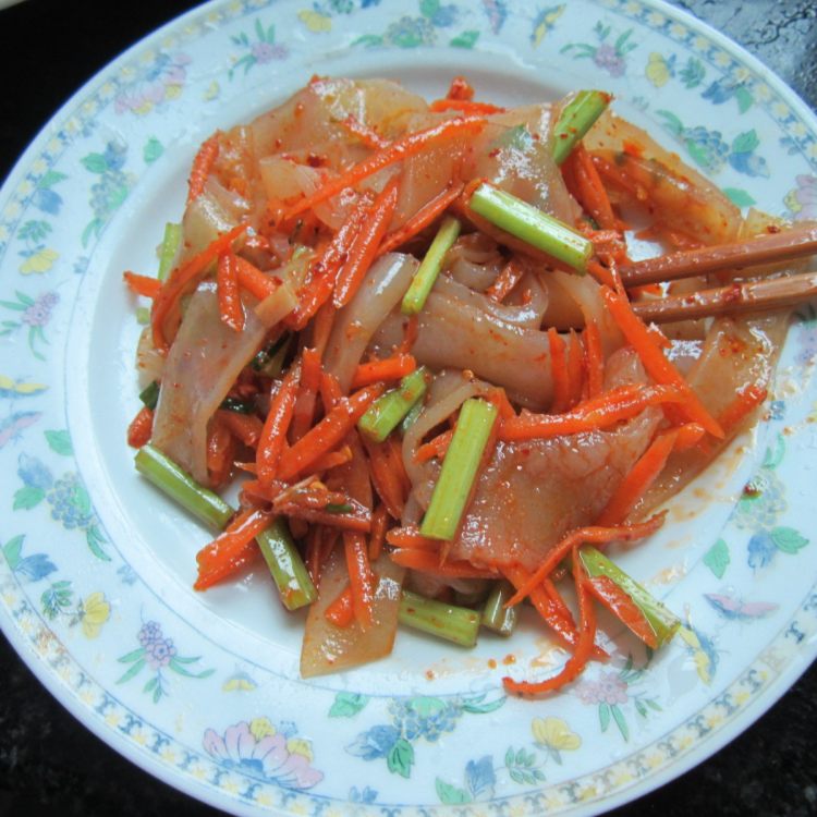 西芹胡萝卜丝拌粉皮步骤5