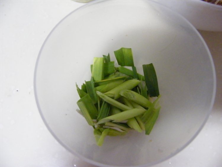 芹菜炒血粑步骤5