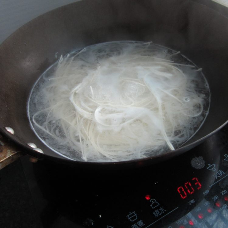 牛肉萝卜面步骤5