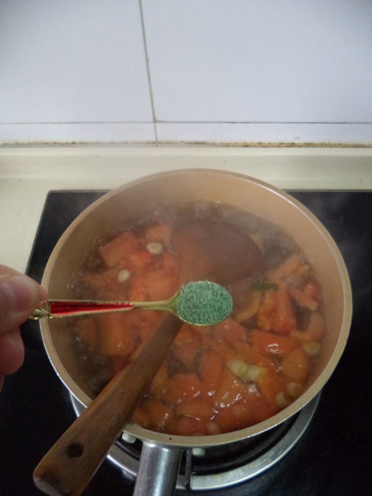 西红柿木耳鸡蛋汤步骤9