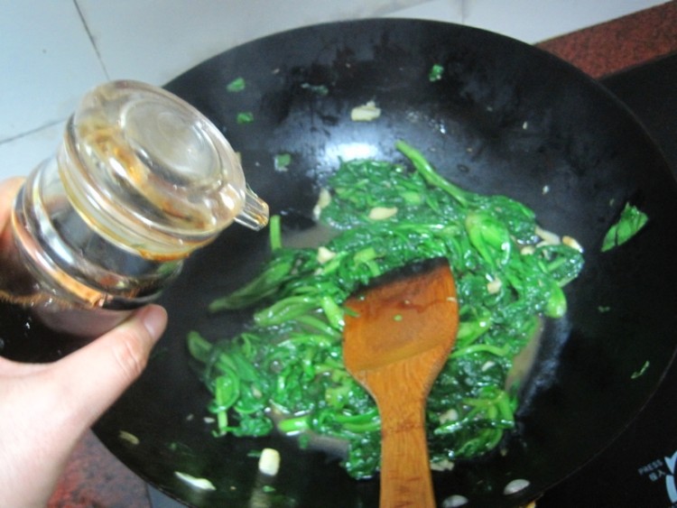 蒜蓉炒茼蒿步骤7