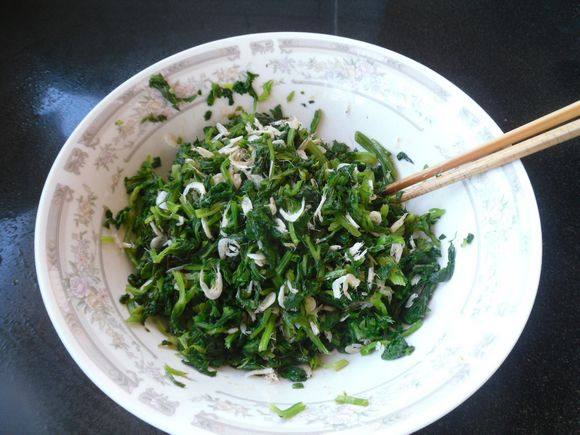 虾皮拌芹菜叶步骤11