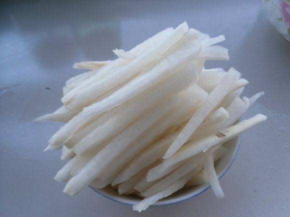 芹菜白萝卜汁步骤3