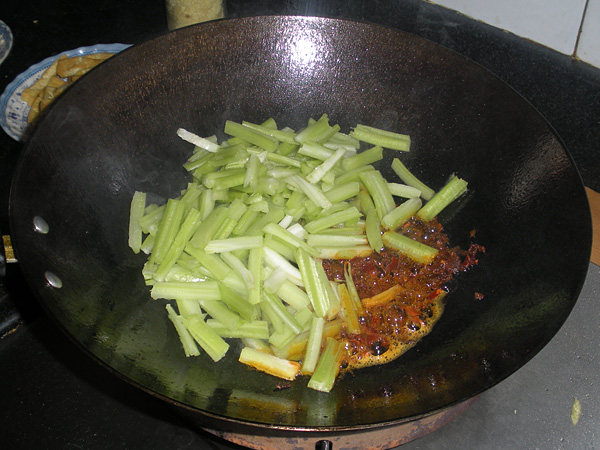 辣味西芹豆腐条步骤12