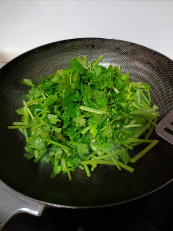 芹菜芝麻炒肉丝步骤6